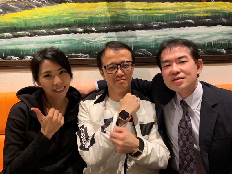 オールワン開発者のルー博士夫妻と記念撮影